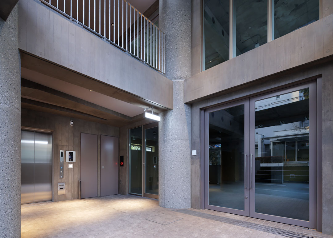 AXION Futakotamagawa B1F / 店舗