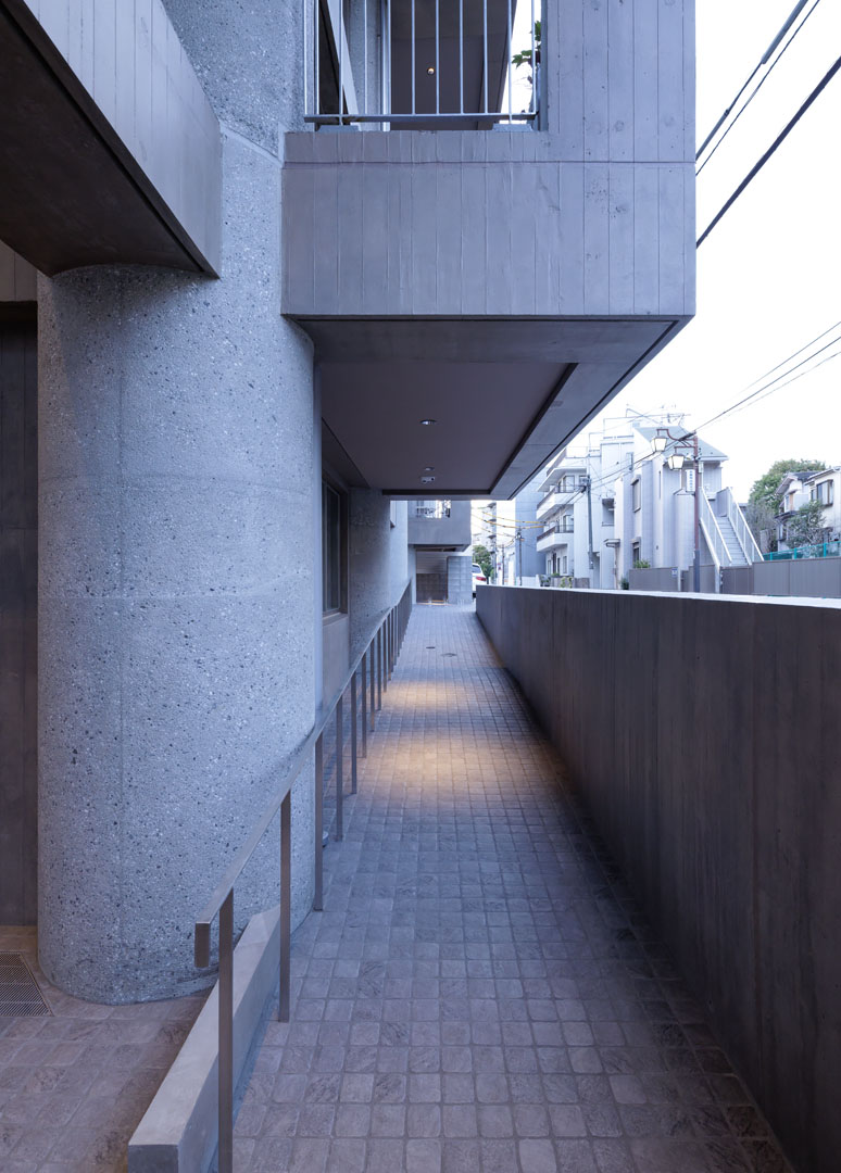 AXION Futakotamagawa B1F / 店舗