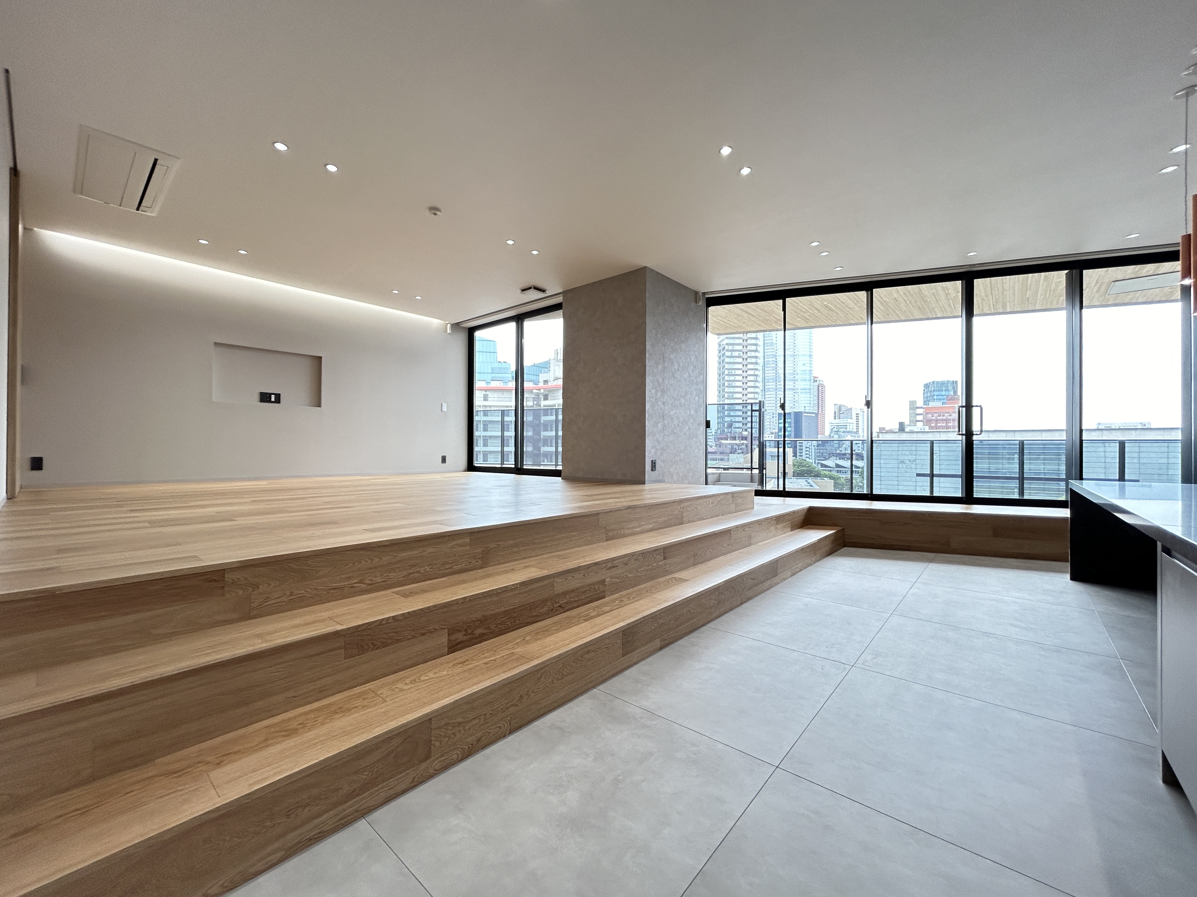 MINAMIAOYAMA 6F
